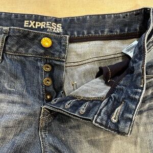 Express women’s crop button fly Jeans size 8